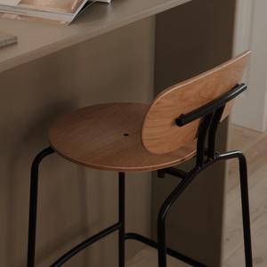CURIOUS Bar Stool