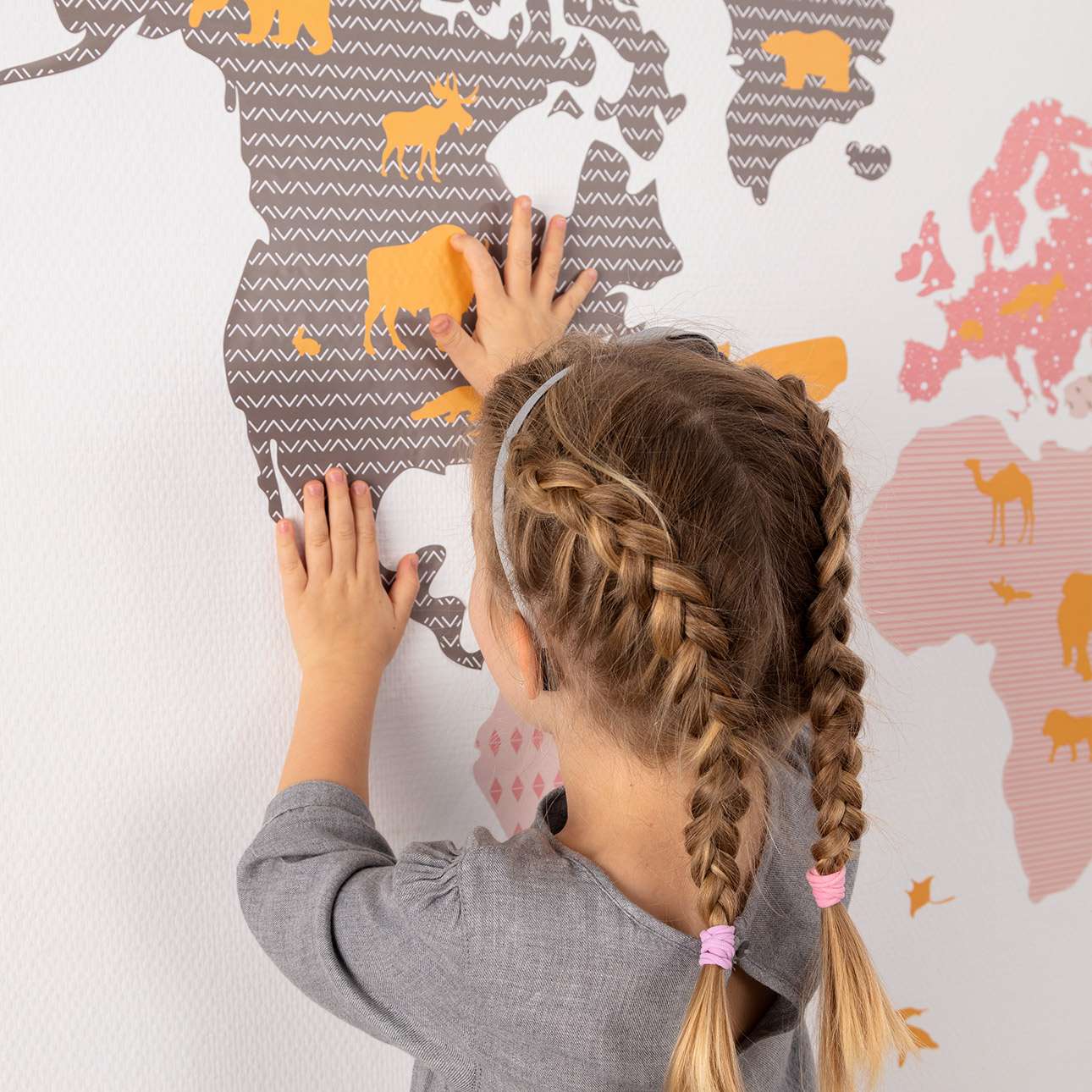 World Map pink sticker - 155x88CM