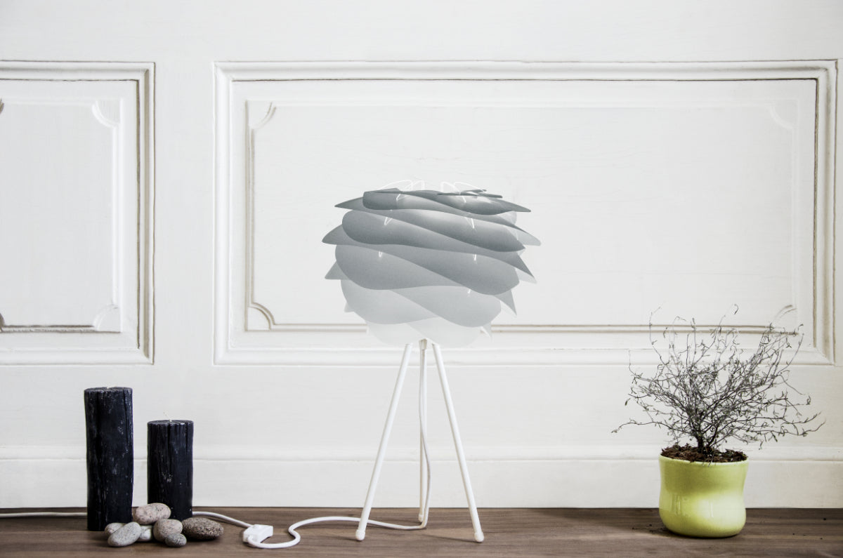 CARMINA Nebelgraue Tischlampe