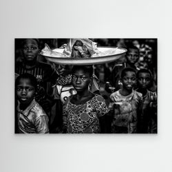 Selling in a market - Benin by Joxe Inazio Kuesta Garmendia