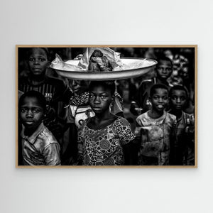 Selling in a market - Benin by Joxe Inazio Kuesta Garmendia