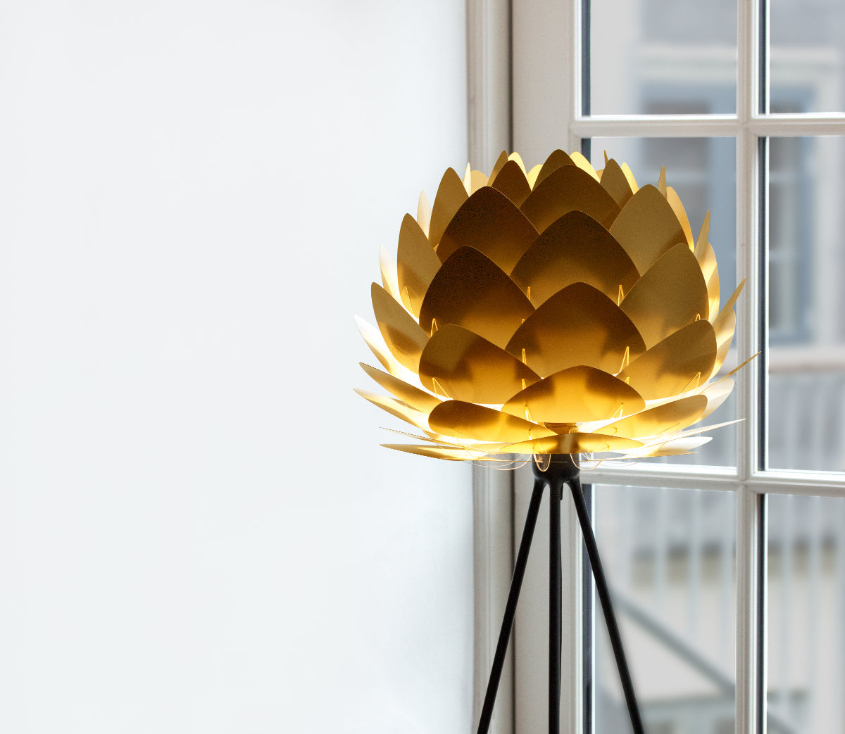 ALUVIA Safrangelbe Tischlampe