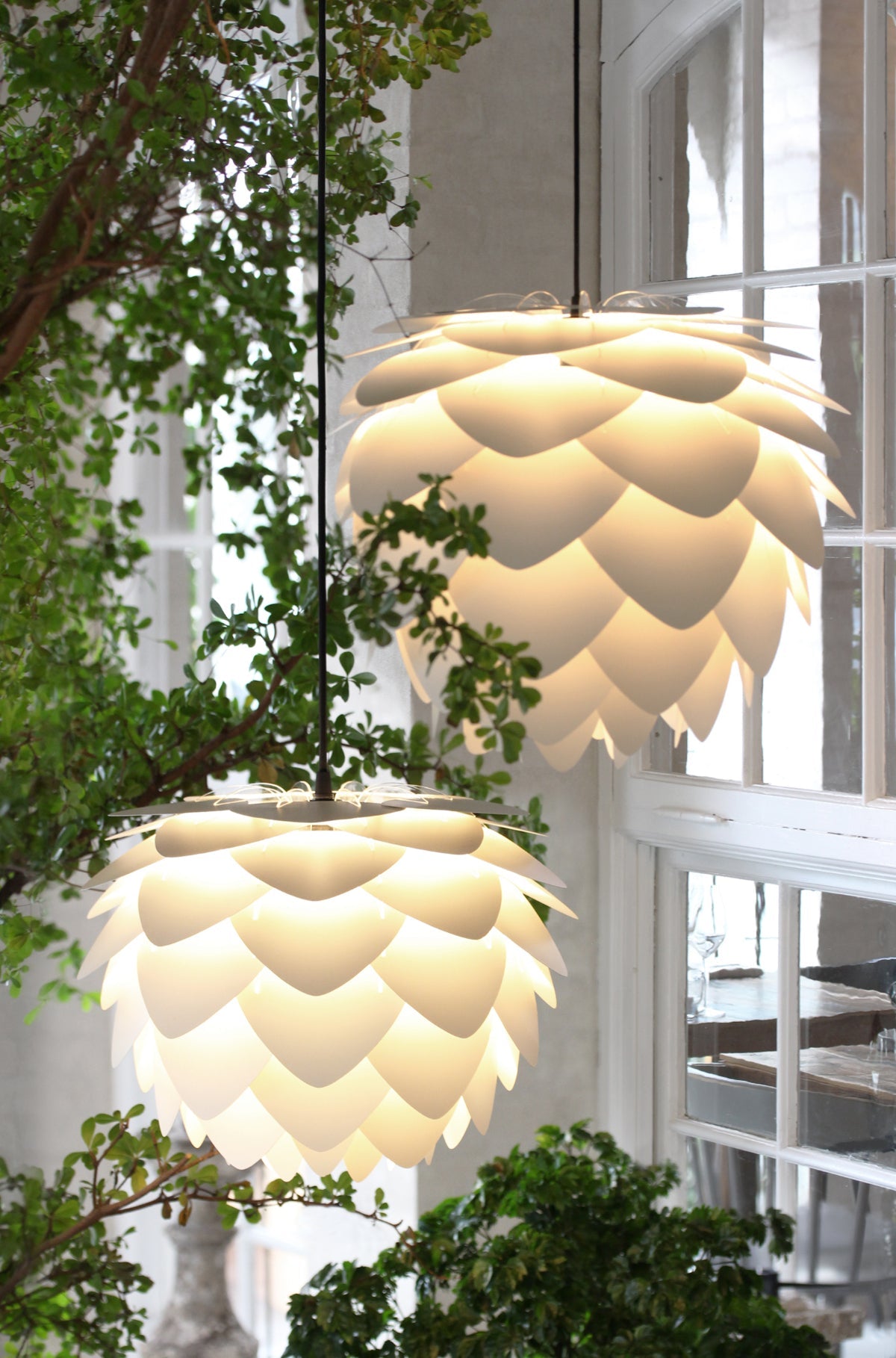 ALUVIA Pearl White Pendant Light